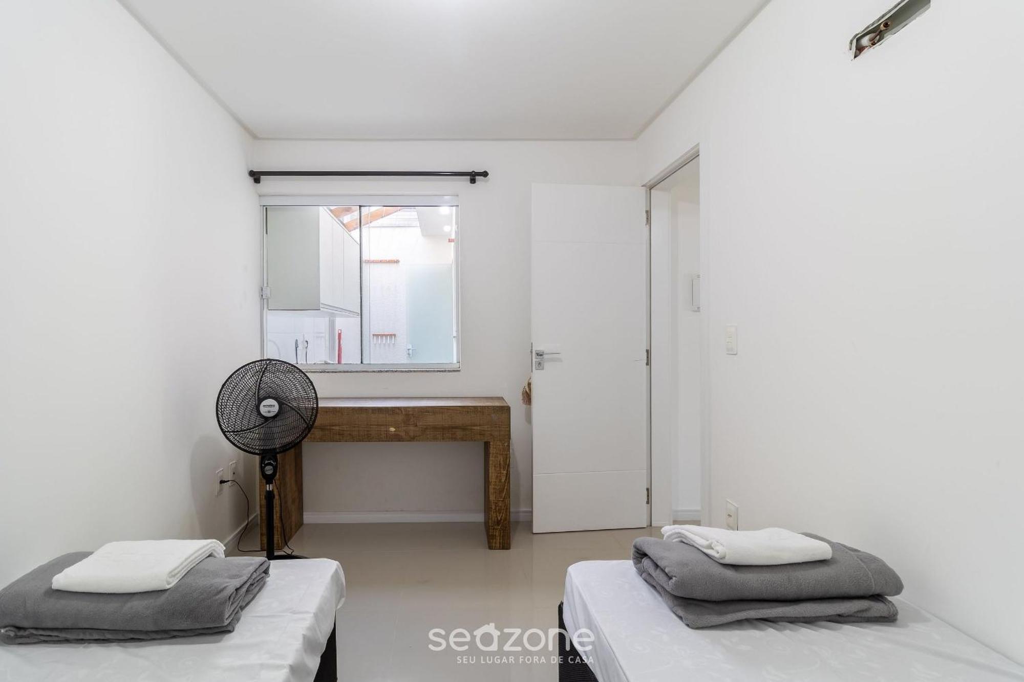 Apto C/ Varanda Loc. Privilegiada Em Bc Bfh0101 Apartamento *