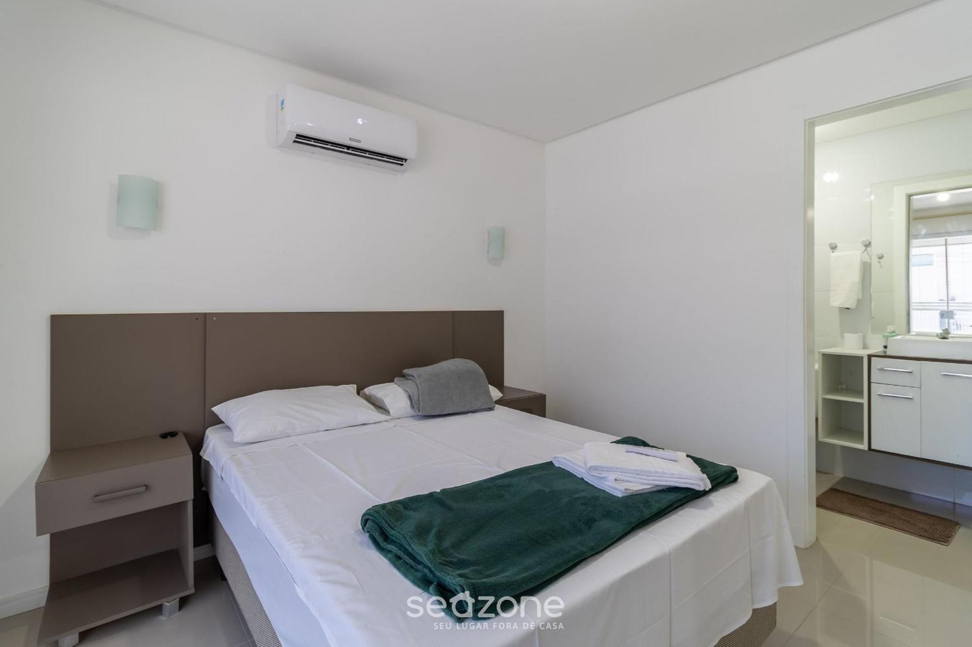 Apto C/ Varanda Loc. Privilegiada Em Bc Bfh0101 * Balneário Camboriú
