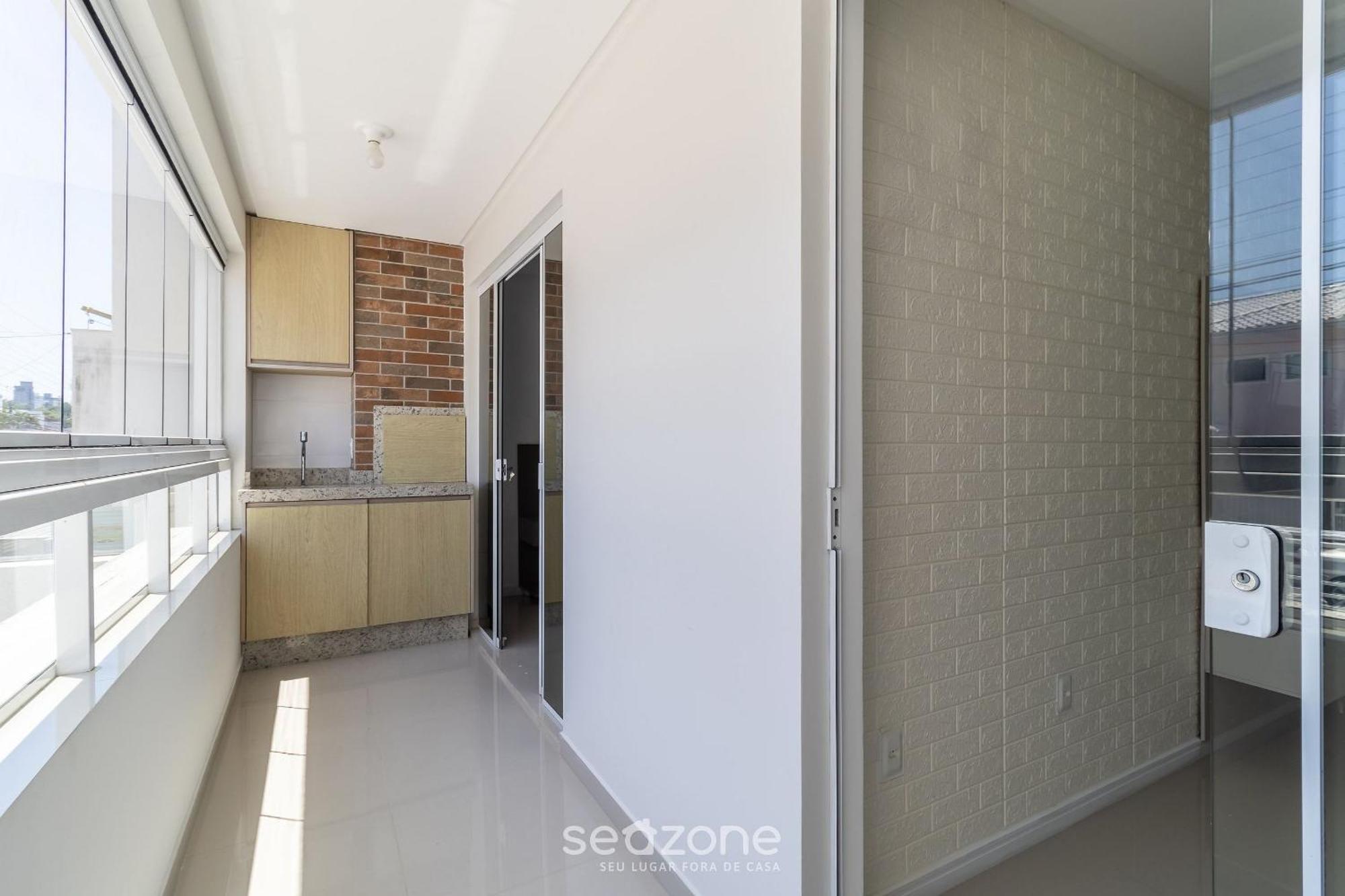 Apartamento Apto C/ Varanda Loc. Privilegiada Em Bc Bfh0101 Balneário Camboriú